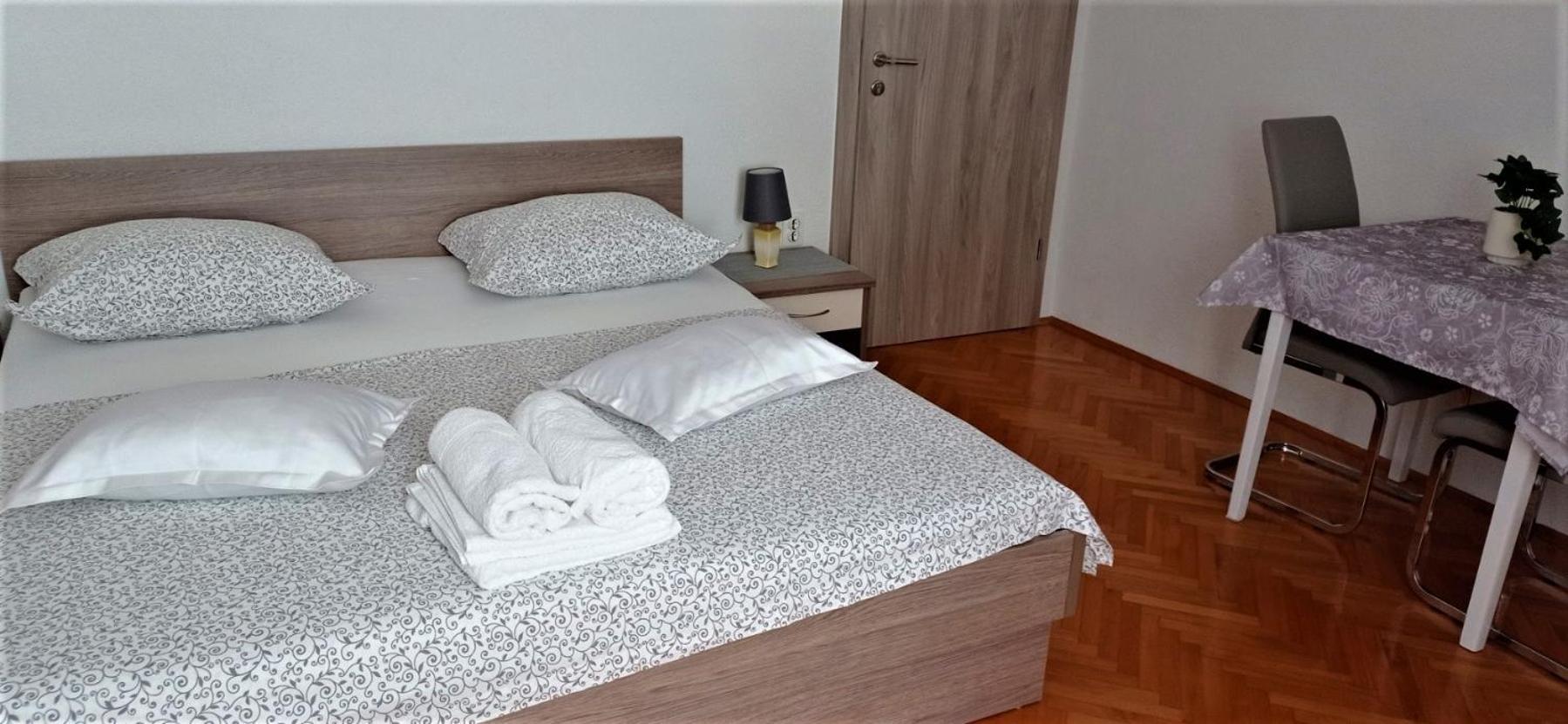 Apartmani Marta Tučepi Buitenkant foto