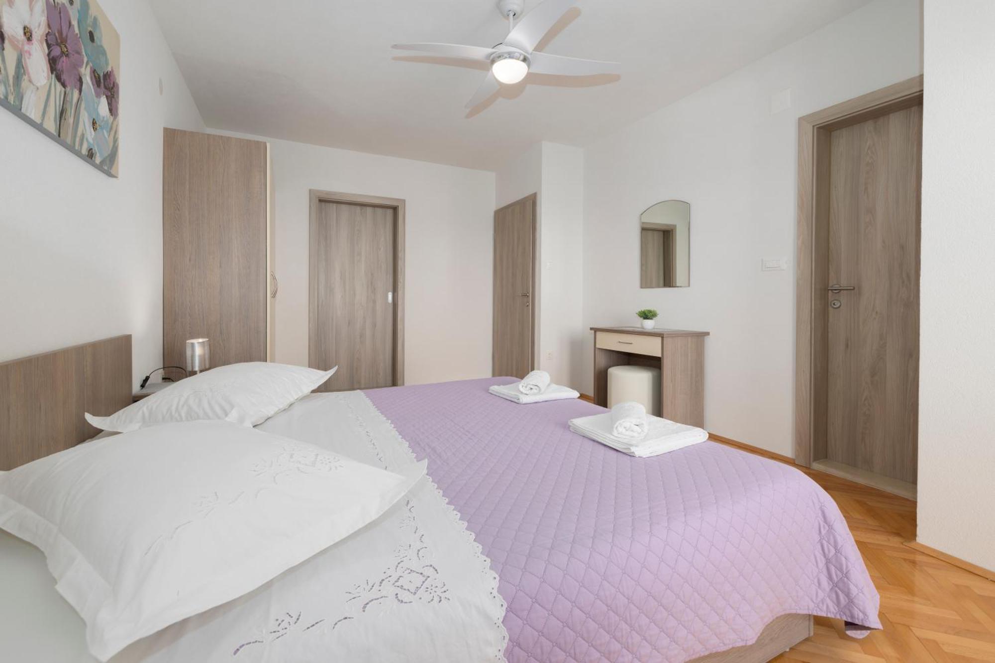 Apartmani Marta Tučepi Buitenkant foto