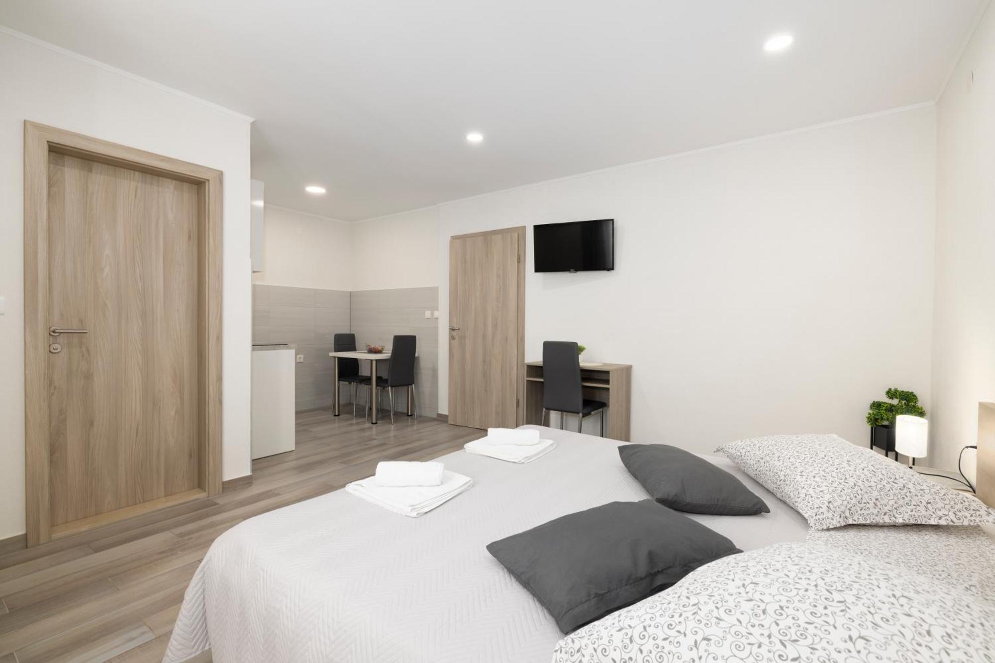 Apartmani Marta Tučepi Buitenkant foto
