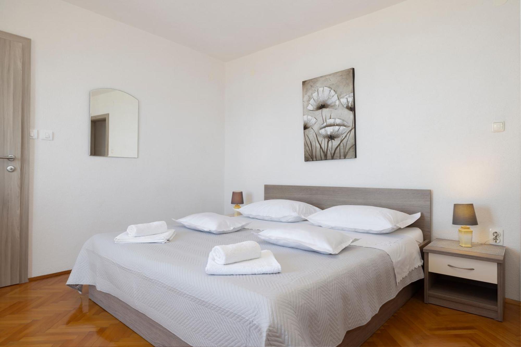 Apartmani Marta Tučepi Buitenkant foto