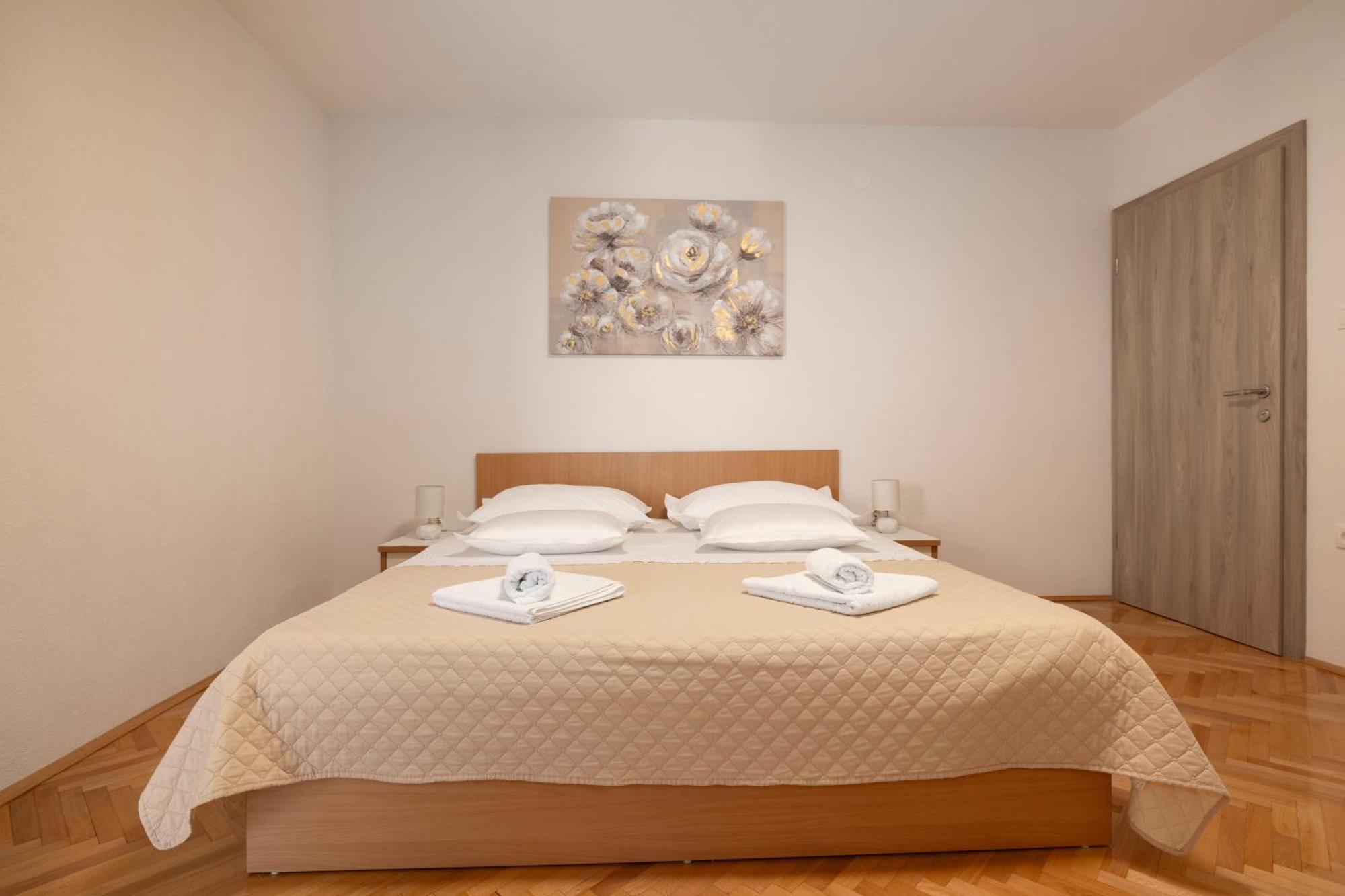 Apartmani Marta Tučepi Buitenkant foto