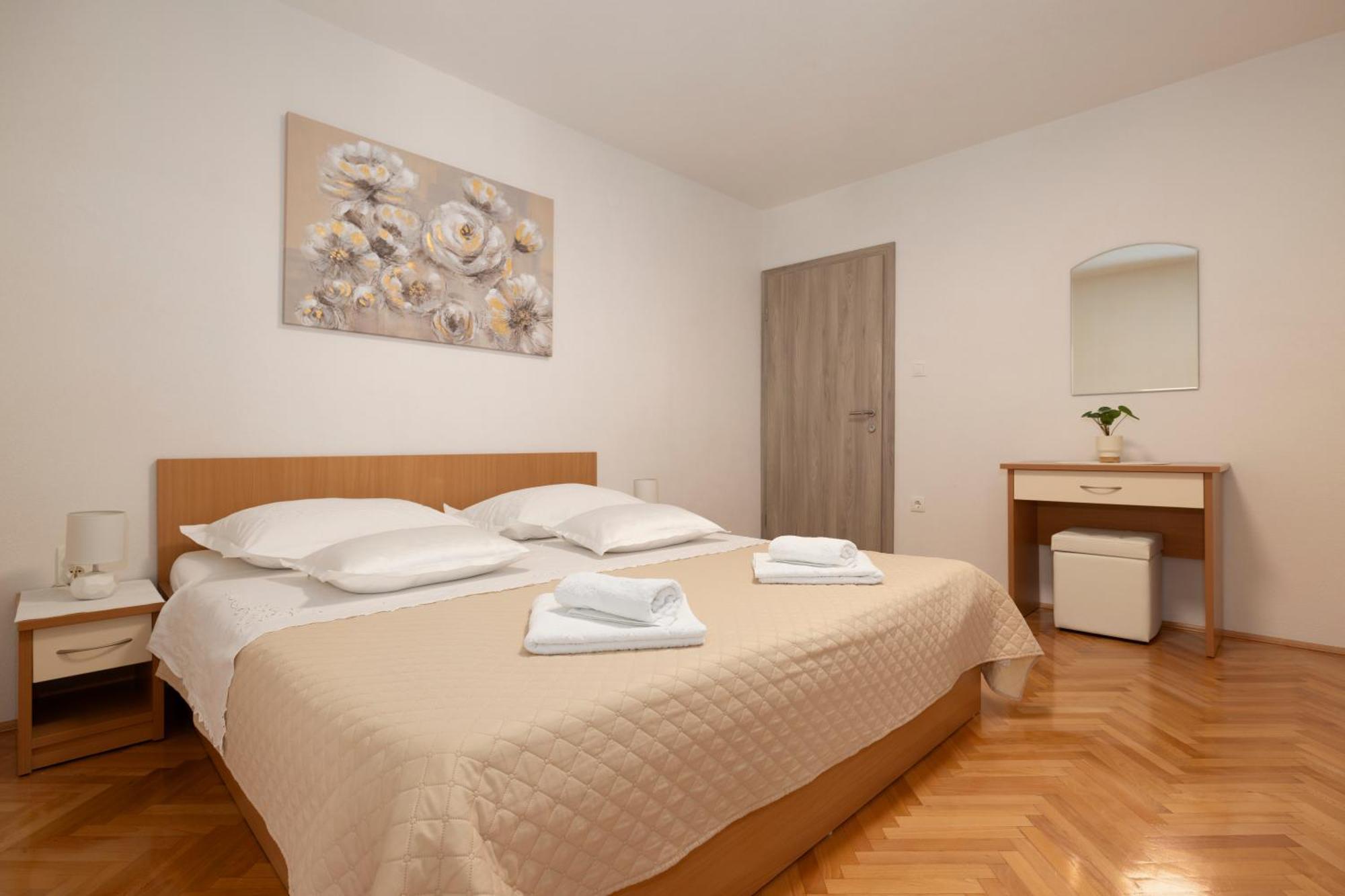 Apartmani Marta Tučepi Buitenkant foto