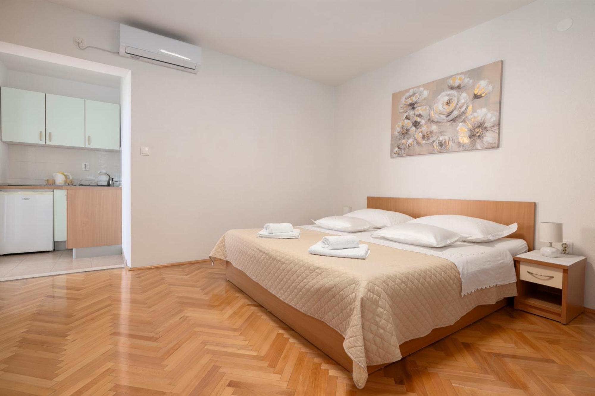 Apartmani Marta Tučepi Buitenkant foto