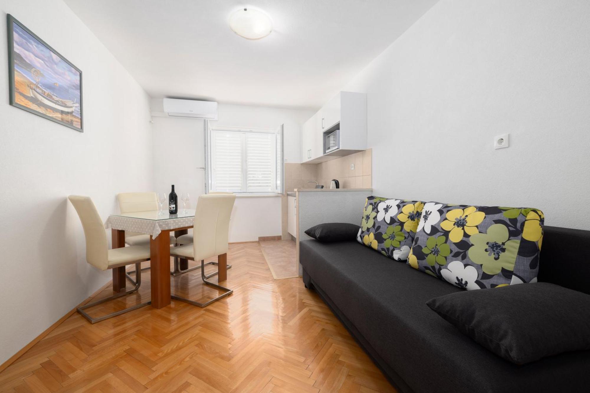 Apartmani Marta Tučepi Buitenkant foto