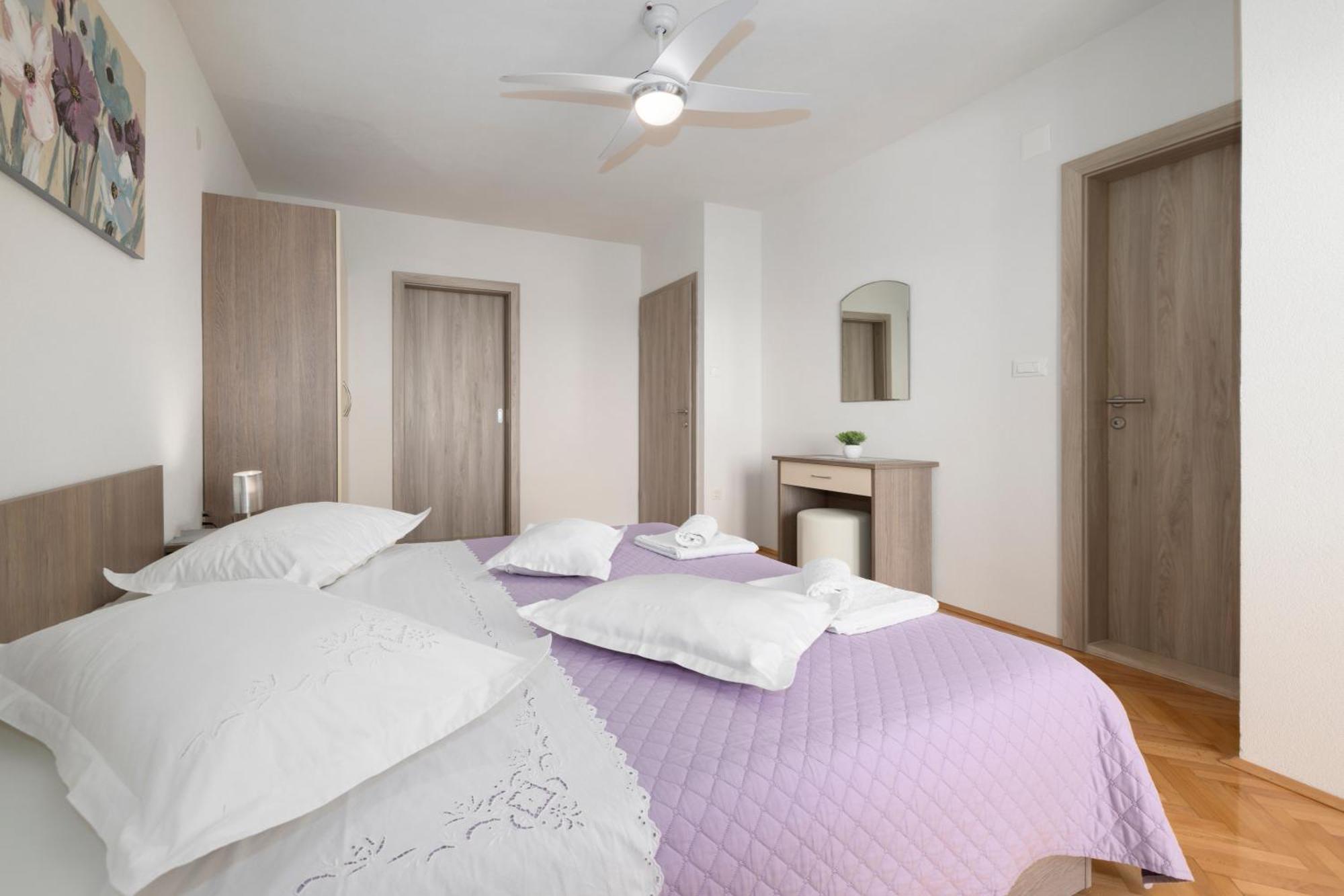 Apartmani Marta Tučepi Buitenkant foto