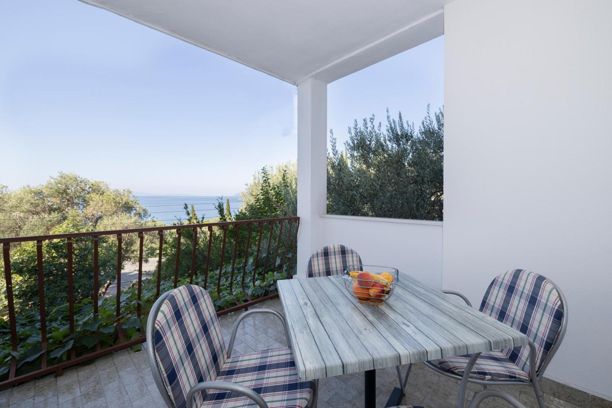Apartmani Marta Tučepi Buitenkant foto