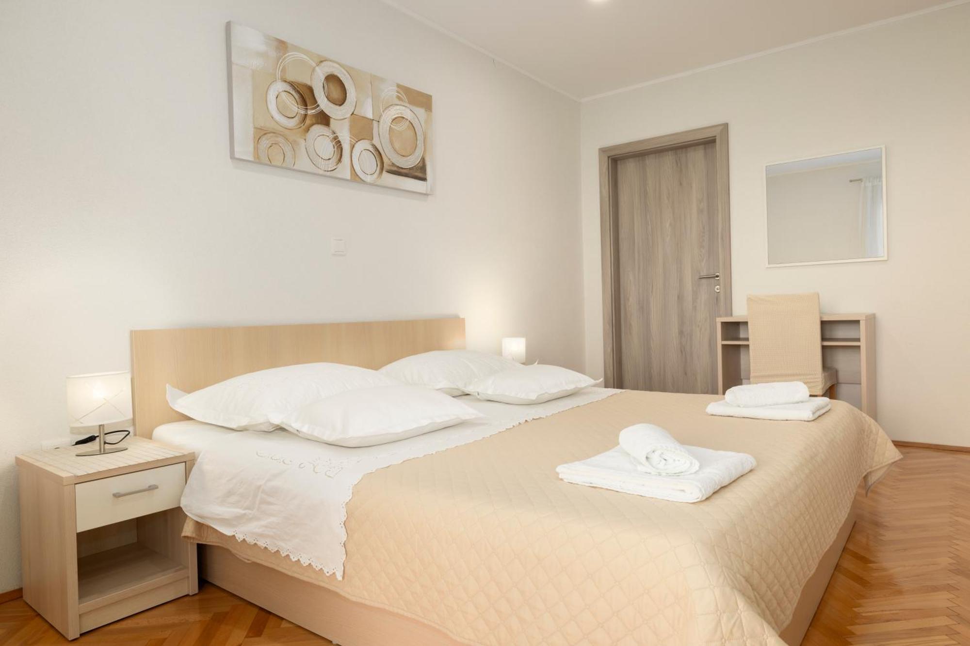 Apartmani Marta Tučepi Buitenkant foto