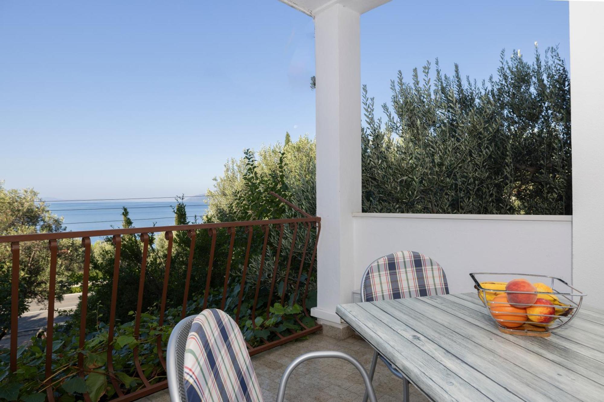 Apartmani Marta Tučepi Buitenkant foto