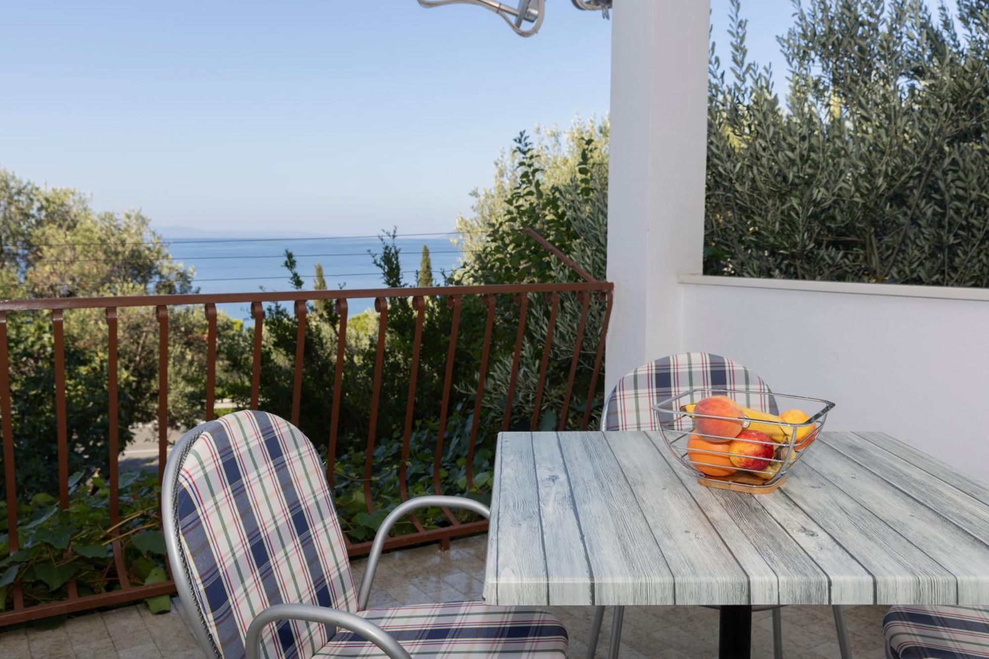 Apartmani Marta Tučepi Buitenkant foto