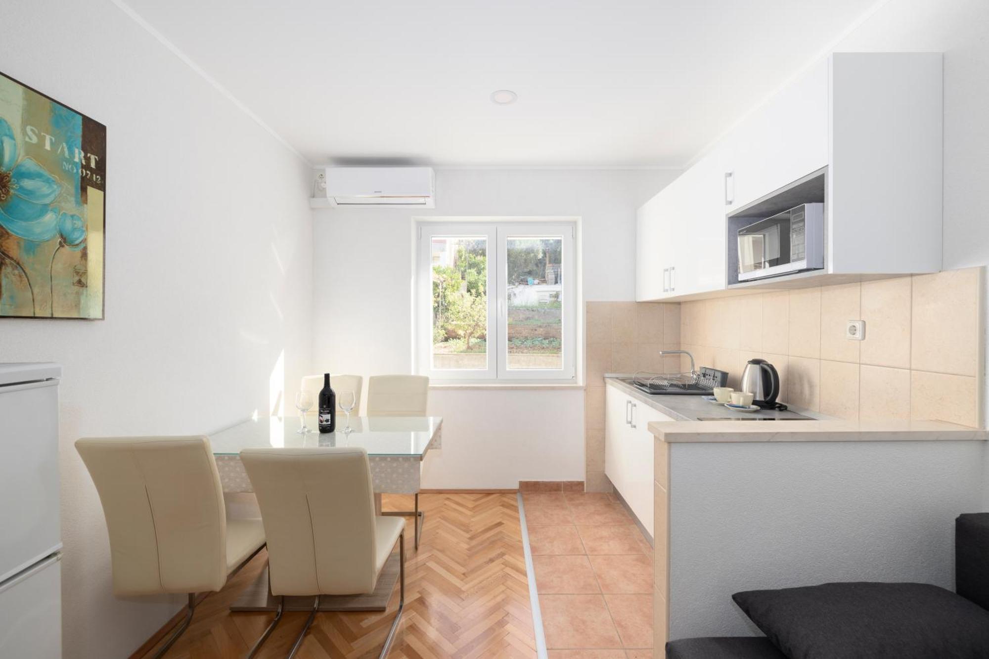 Apartmani Marta Tučepi Buitenkant foto